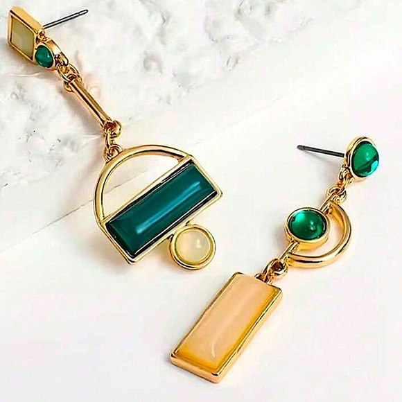 Handmade Gold-Plated Emerald Mismatched Geometric Dangle Earrings, Elegant - Picture 3 of 6